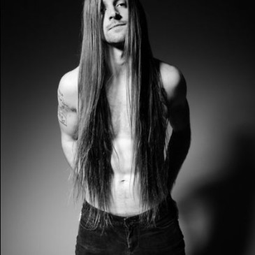 Growing Hair To Waist Length Guide for Men